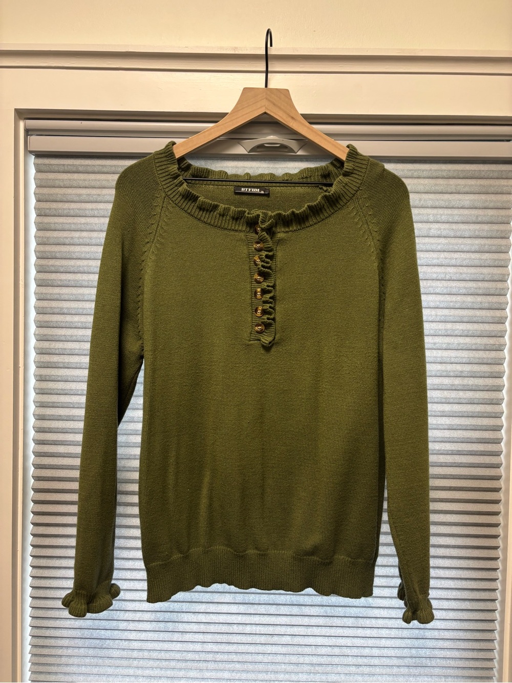 Women’s Green Ruffle Henley Sweater